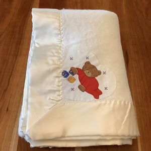 Vintage Chatham Acrylic Satin Trim Baby Blanket 50x37 Ivory Cream White Bear USA